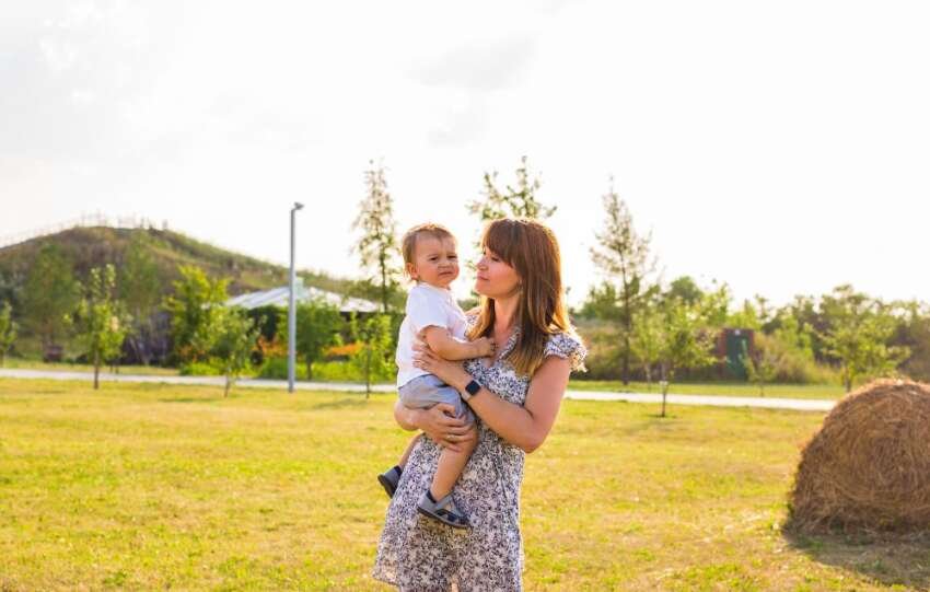 Balancing Mom Life 12 Easy Tips for FamousParenting