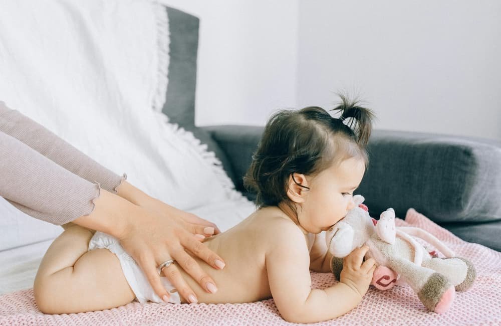 How to Massage Your Baby with Oil?